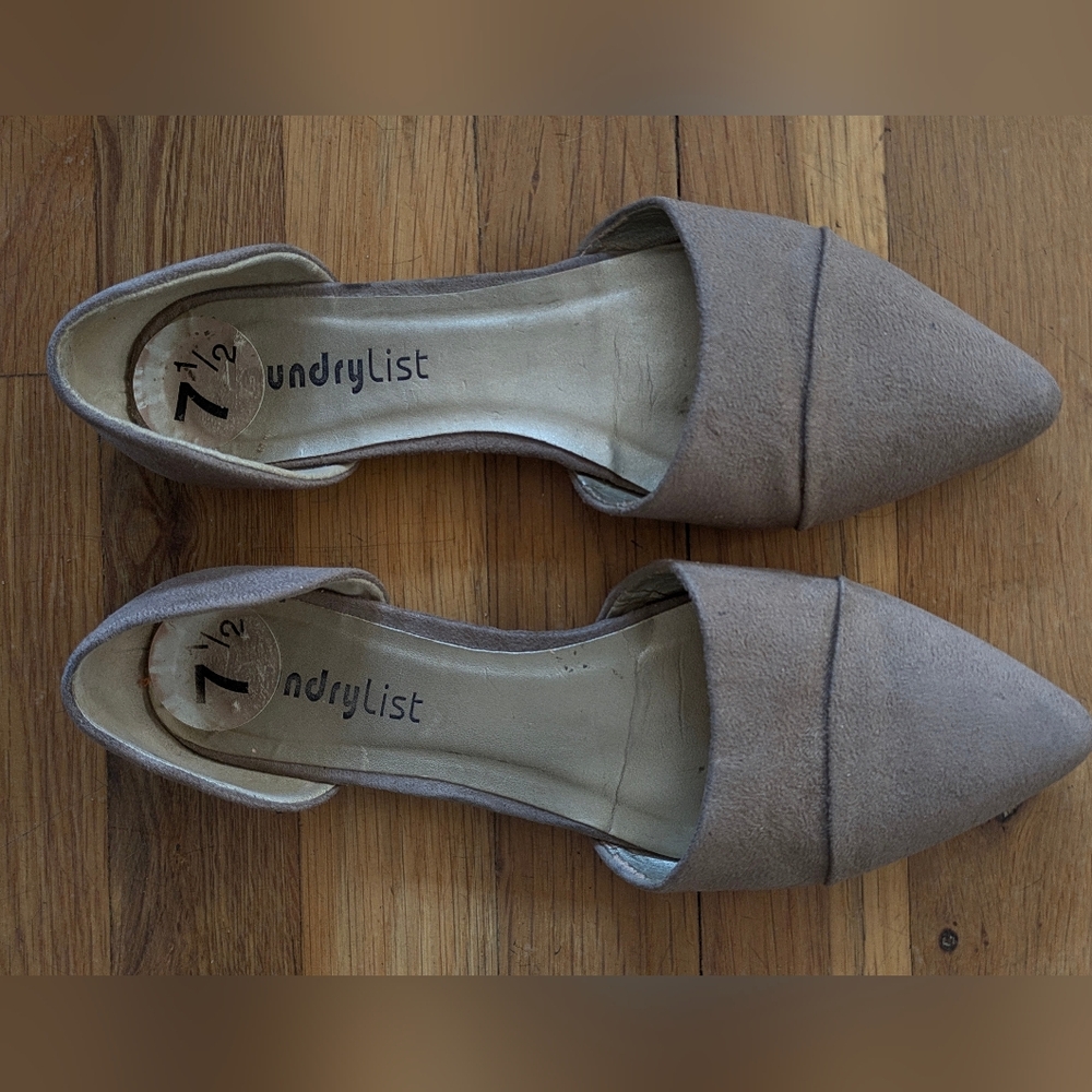 Women's Tan Flats